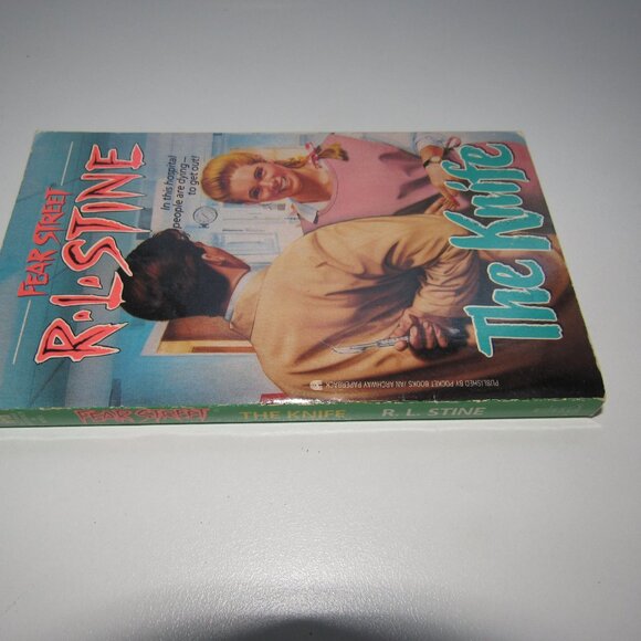 R.L. Stine Fear Street The Knife Vintage Paperback Horror 1990s - Picture 2 of 3